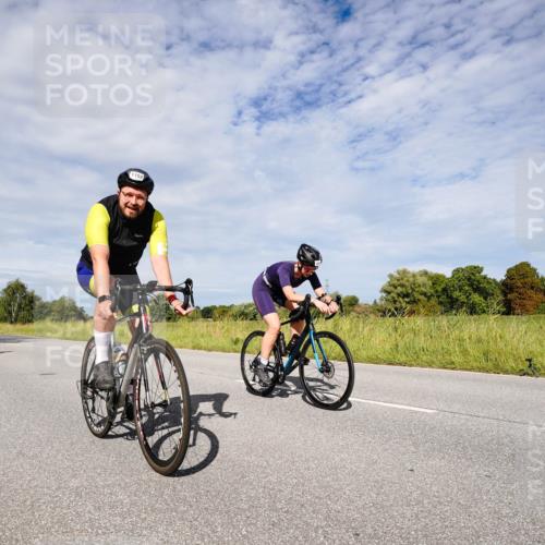 31.08.2025 - Elbe Triathlon Hamburg Michael Burmester http://msf.ph/oto/8666892 31.08.2025 10:38:19 Radfahren 824, 832, 844, 942, 965, 1047, 1048, 1106, 1152 meine-sportfotos.de