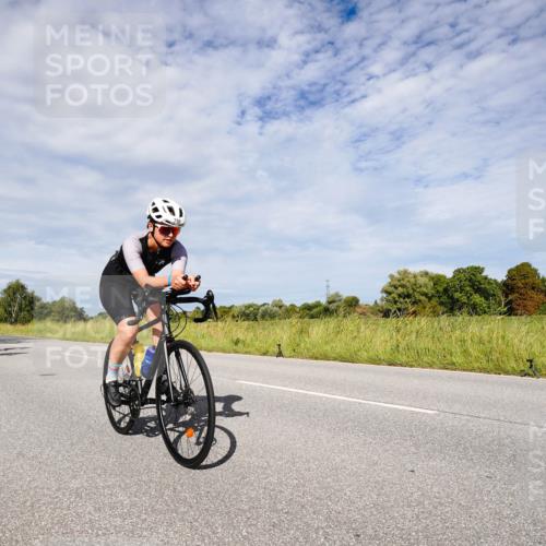 31.08.2025 - Elbe Triathlon Hamburg Michael Burmester http://msf.ph/oto/8666912 31.08.2025 10:38:31 Radfahren 783, 790, 795, 899, 971, 1077, 1109 meine-sportfotos.de
