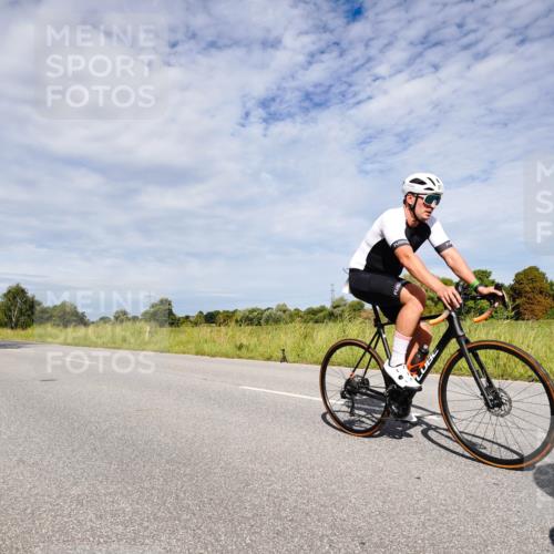 31.08.2025 - Elbe Triathlon Hamburg Michael Burmester http://msf.ph/oto/8666918 31.08.2025 10:38:33 Radfahren 783, 790, 795, 899, 971, 1077, 1109, 1274 meine-sportfotos.de