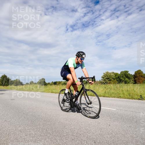 31.08.2025 - Elbe Triathlon Hamburg Michael Burmester http://msf.ph/oto/8666950 31.08.2025 10:39:13 Radfahren 842, 871, 979 meine-sportfotos.de