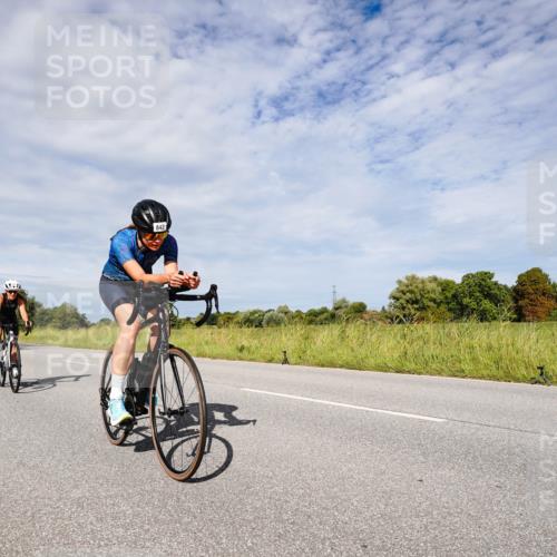 31.08.2025 - Elbe Triathlon Hamburg Michael Burmester http://msf.ph/oto/8666953 31.08.2025 10:39:15 Radfahren 842, 871, 979, 1278 meine-sportfotos.de