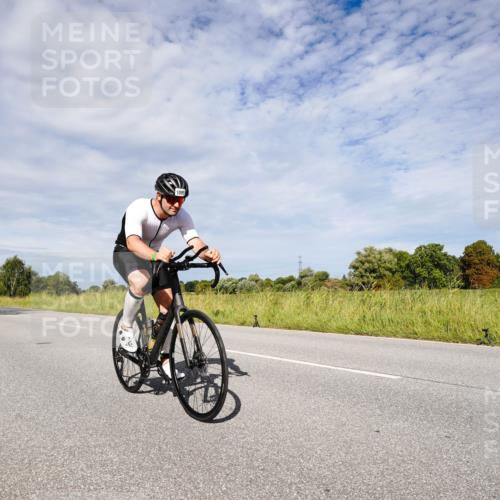 31.08.2025 - Elbe Triathlon Hamburg Michael Burmester http://msf.ph/oto/8667013 31.08.2025 10:40:08 Radfahren 997, 1095 meine-sportfotos.de