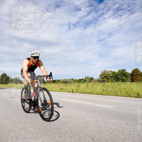 31.08.2025 - Elbe Triathlon Hamburg Michael Burmester http://msf.ph/oto/8667016 31.08.2025 10:40:13 Radfahren 997, 1028 meine-sportfotos.de