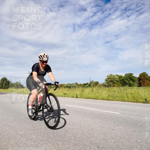 31.08.2025 - Elbe Triathlon Hamburg Michael Burmester http://msf.ph/oto/8667020 31.08.2025 10:40:25 Radfahren 861, 878, 1272 meine-sportfotos.de