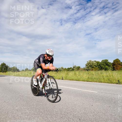 31.08.2025 - Elbe Triathlon Hamburg Michael Burmester http://msf.ph/oto/8667028 31.08.2025 10:40:41 Radfahren 818, 1021, 1039, 1043, 1298 meine-sportfotos.de