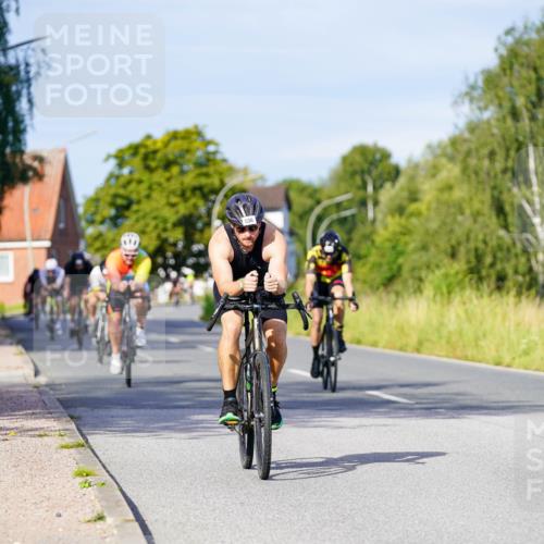 31.08.2025 - Elbe Triathlon Hamburg Michael Burmester http://msf.ph/oto/8667056 31.08.2025 09:40:04 Radfahren 334, 348, 418, 432, 471, 499, 536, 576, 652, 698, 725 meine-sportfotos.de