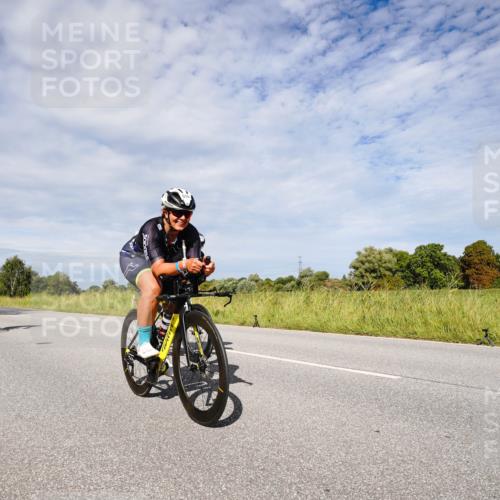 31.08.2025 - Elbe Triathlon Hamburg Michael Burmester http://msf.ph/oto/8667060 31.08.2025 10:41:24 Radfahren 914, 926, 970, 1054, 1148, 1273, 1301 meine-sportfotos.de