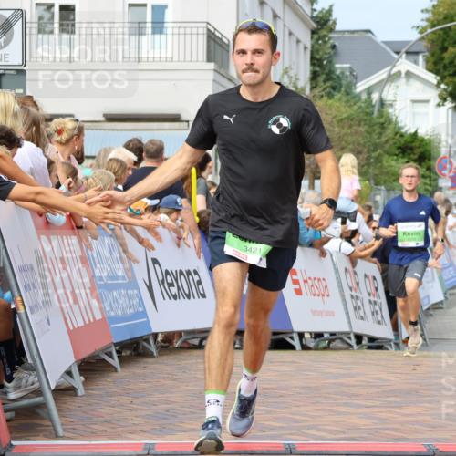 31.08.2025 - 21. Blankeneser Heldenlauf Strokosch-Dieckow http://msf.ph/oto/8667065 31.08.2025 10:57:48 Ziel 3559, 3421, 3539 meine-sportfotos.de