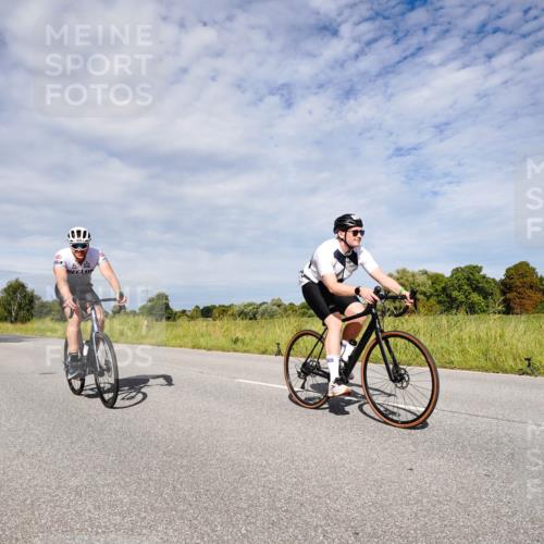 31.08.2025 - Elbe Triathlon Hamburg Michael Burmester http://msf.ph/oto/8667073 31.08.2025 10:41:36 Radfahren 847, 955, 1003, 1022, 1035, 1062, 1096, 1279 meine-sportfotos.de