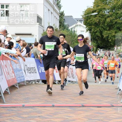 31.08.2025 - 21. Blankeneser Heldenlauf Strokosch-Dieckow http://msf.ph/oto/8667093 31.08.2025 11:16:12 Ziel 3689, 3690, 3154, 3533, 3738 meine-sportfotos.de