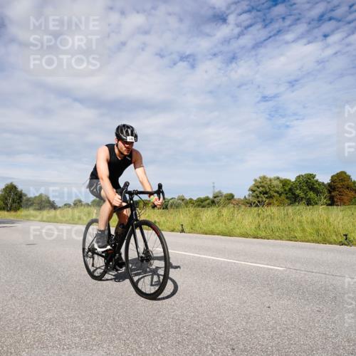 31.08.2025 - Elbe Triathlon Hamburg Michael Burmester http://msf.ph/oto/8667094 31.08.2025 10:41:59 Radfahren 935, 943, 1312 meine-sportfotos.de