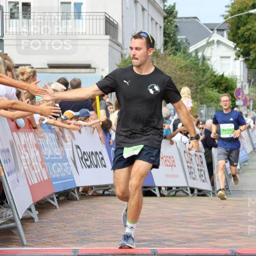 31.08.2025 - 21. Blankeneser Heldenlauf Strokosch-Dieckow http://msf.ph/oto/8667096 31.08.2025 10:57:48 Ziel 3559, 3421, 3539 meine-sportfotos.de