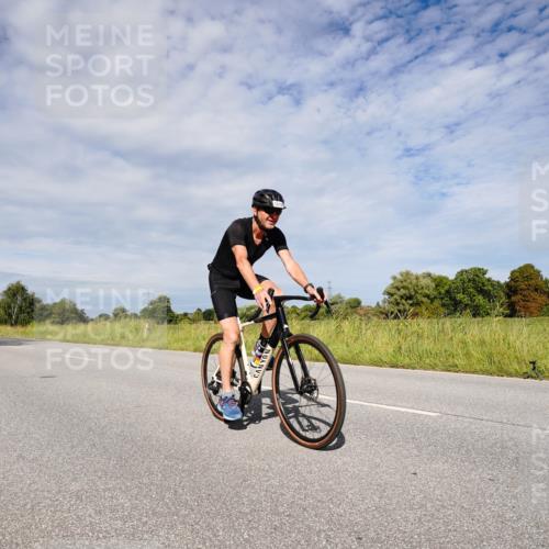 31.08.2025 - Elbe Triathlon Hamburg Michael Burmester http://msf.ph/oto/8667097 31.08.2025 10:42:01 Radfahren 935, 943, 987, 1312 meine-sportfotos.de