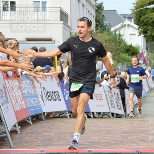 31.08.2025 - 21. Blankeneser Heldenlauf Strokosch-Dieckow http://msf.ph/oto/8667108 31.08.2025 10:57:48 Ziel 3559, 3421, 3539 meine-sportfotos.de