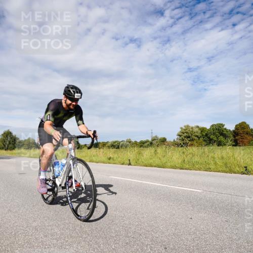 31.08.2025 - Elbe Triathlon Hamburg Michael Burmester http://msf.ph/oto/8667109 31.08.2025 10:42:16 Radfahren 992, 993, 1082, 1250, 1297 meine-sportfotos.de