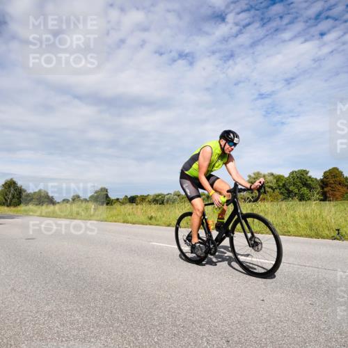 31.08.2025 - Elbe Triathlon Hamburg Michael Burmester http://msf.ph/oto/8667111 31.08.2025 10:42:17 Radfahren 992, 993, 1082, 1250, 1297 meine-sportfotos.de