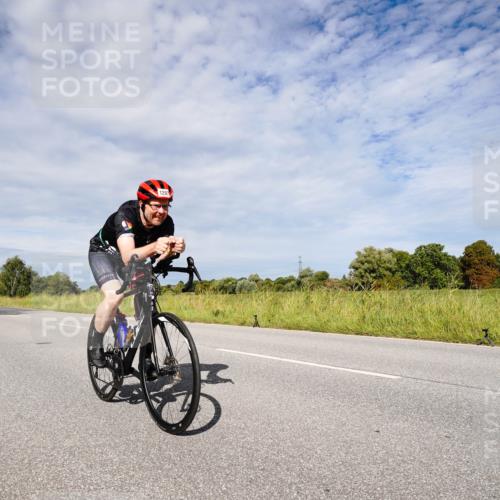 31.08.2025 - Elbe Triathlon Hamburg Michael Burmester http://msf.ph/oto/8667113 31.08.2025 10:42:18 Radfahren 992, 993, 1082, 1250, 1297 meine-sportfotos.de
