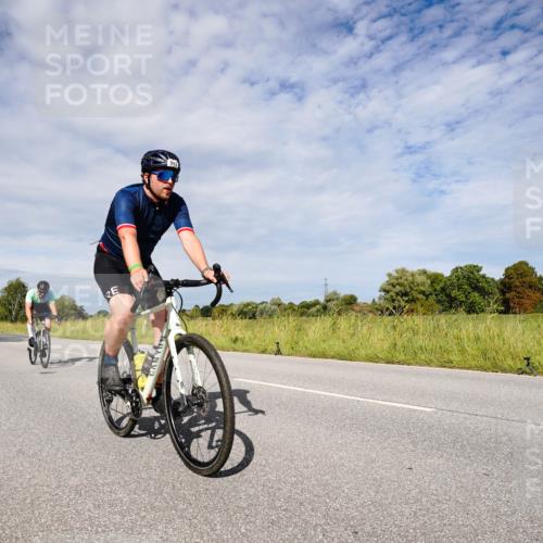31.08.2025 - Elbe Triathlon Hamburg Michael Burmester http://msf.ph/oto/8667115 31.08.2025 10:42:23 Radfahren 992, 993, 1008, 1323 meine-sportfotos.de