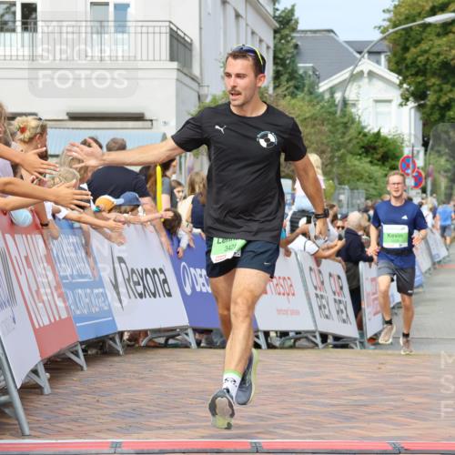 31.08.2025 - 21. Blankeneser Heldenlauf Strokosch-Dieckow http://msf.ph/oto/8667117 31.08.2025 10:57:48 Ziel 3559, 3421, 3539 meine-sportfotos.de