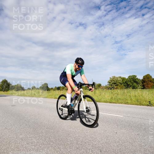 31.08.2025 - Elbe Triathlon Hamburg Michael Burmester http://msf.ph/oto/8667118 31.08.2025 10:42:23 Radfahren 992, 993, 1008, 1323 meine-sportfotos.de