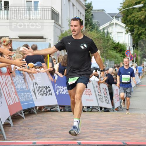 31.08.2025 - 21. Blankeneser Heldenlauf Strokosch-Dieckow http://msf.ph/oto/8667127 31.08.2025 10:57:48 Ziel 3559, 3421, 3539 meine-sportfotos.de