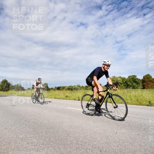 31.08.2025 - Elbe Triathlon Hamburg Michael Burmester http://msf.ph/oto/8667133 31.08.2025 10:42:36 Radfahren 863, 966, 1013, 1026, 1105, 1160, 1303, 1321 meine-sportfotos.de