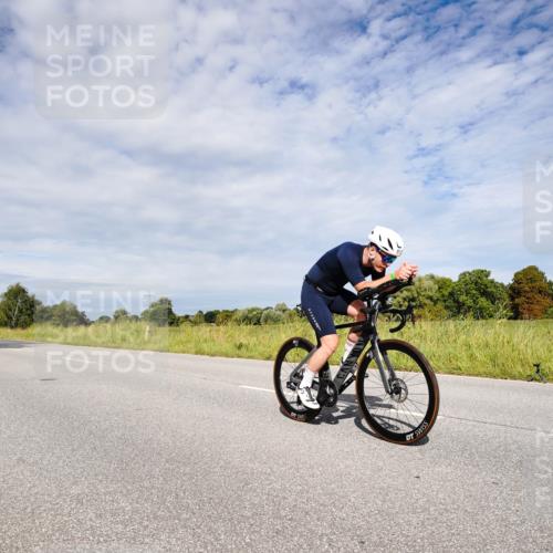 31.08.2025 - Elbe Triathlon Hamburg Michael Burmester http://msf.ph/oto/8667145 31.08.2025 10:42:43 Radfahren 863, 966, 1013, 1074, 1154 meine-sportfotos.de