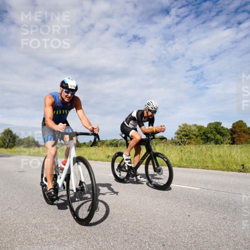 31.08.2025 - Elbe Triathlon Hamburg Michael Burmester http://msf.ph/oto/8667159 31.08.2025 10:43:04 Radfahren 806, 991, 1010, 1103, 1219, 1280, 1299, 1305, 1327 meine-sportfotos.de