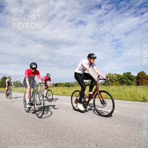 31.08.2025 - Elbe Triathlon Hamburg Michael Burmester http://msf.ph/oto/8667165 31.08.2025 10:43:11 Radfahren 806, 1010, 1020, 1103, 1180, 1196, 1280, 1299, 1310, 1327 meine-sportfotos.de