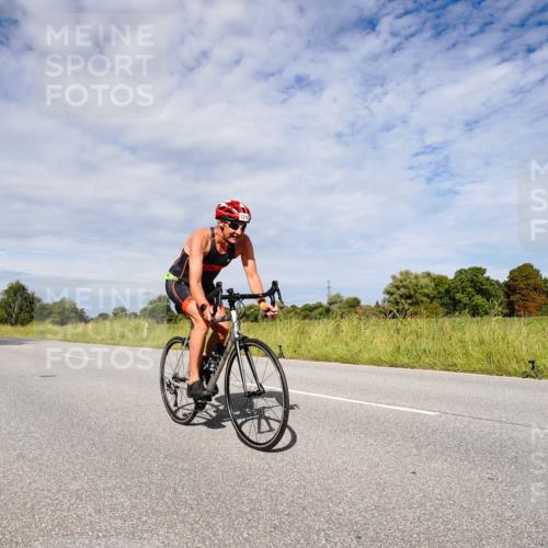 31.08.2025 - Elbe Triathlon Hamburg Michael Burmester http://msf.ph/oto/8667175 31.08.2025 10:43:19 Radfahren 958, 1020, 1108, 1180, 1227, 1248, 1302, 1310 meine-sportfotos.de