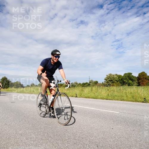 31.08.2025 - Elbe Triathlon Hamburg Michael Burmester http://msf.ph/oto/8667180 31.08.2025 10:43:23 Radfahren 958, 1108, 1227, 1248, 1302 meine-sportfotos.de