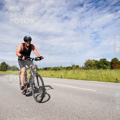31.08.2025 - Elbe Triathlon Hamburg Michael Burmester http://msf.ph/oto/8667185 31.08.2025 10:43:26 Radfahren 1108, 1227, 1248 meine-sportfotos.de