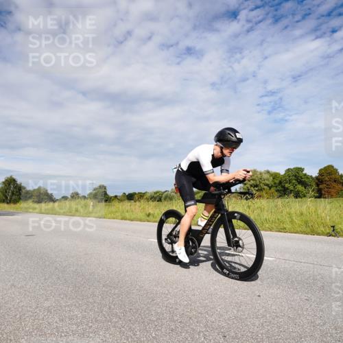 31.08.2025 - Elbe Triathlon Hamburg Michael Burmester http://msf.ph/oto/8667187 31.08.2025 10:43:27 Radfahren 1108, 1227, 1248, 1256 meine-sportfotos.de