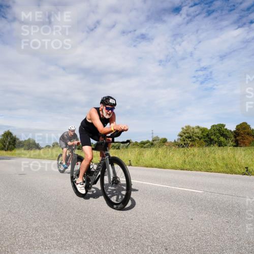 31.08.2025 - Elbe Triathlon Hamburg Michael Burmester http://msf.ph/oto/8667197 31.08.2025 10:43:53 Radfahren 890, 1202, 1283, 1306 meine-sportfotos.de