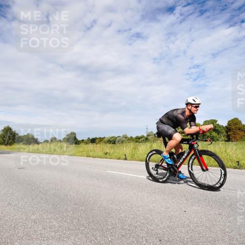 31.08.2025 - Elbe Triathlon Hamburg Michael Burmester http://msf.ph/oto/8667200 31.08.2025 10:43:53 Radfahren 890, 1202, 1283, 1306 meine-sportfotos.de