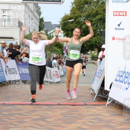 31.08.2025 - 21. Blankeneser Heldenlauf Strokosch-Dieckow http://msf.ph/oto/8667229 31.08.2025 11:15:48 Ziel 3581, 3582 meine-sportfotos.de