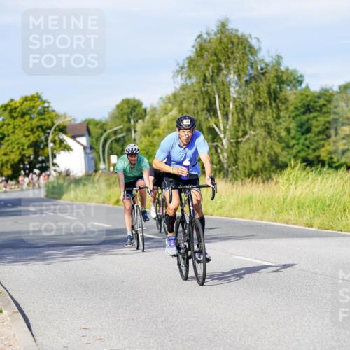 31.08.2025 - Elbe Triathlon Hamburg Michael Burmester http://msf.ph/oto/8667234 31.08.2025 09:41:01 Radfahren 258, 496, 546, 550, 558, 564, 711, 748, 848 meine-sportfotos.de