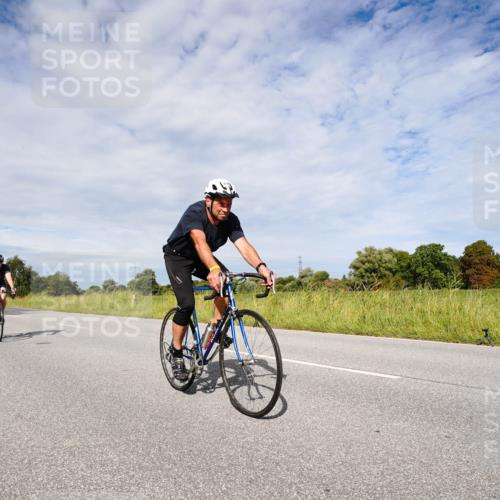 31.08.2025 - Elbe Triathlon Hamburg Michael Burmester http://msf.ph/oto/8667235 31.08.2025 10:44:39 Radfahren 782, 905, 1307 meine-sportfotos.de
