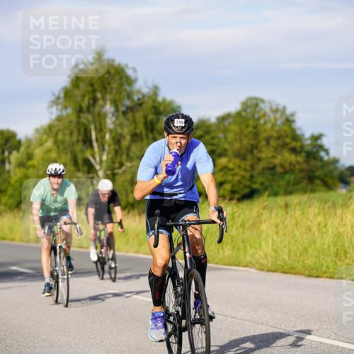 31.08.2025 - Elbe Triathlon Hamburg Michael Burmester http://msf.ph/oto/8667237 31.08.2025 09:41:02 Radfahren 496, 546, 550, 564, 673, 711, 748, 848 meine-sportfotos.de