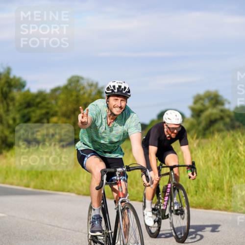 31.08.2025 - Elbe Triathlon Hamburg Michael Burmester http://msf.ph/oto/8667244 31.08.2025 09:41:03 Radfahren 496, 546, 550, 673, 711, 748, 848 meine-sportfotos.de