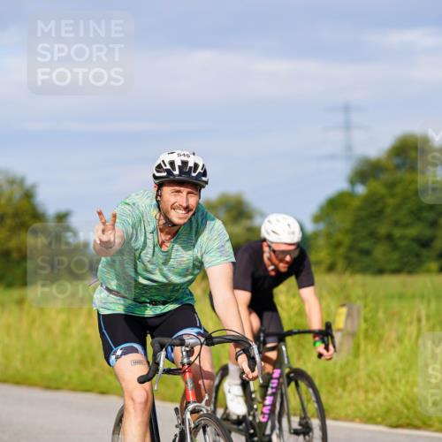 31.08.2025 - Elbe Triathlon Hamburg Michael Burmester http://msf.ph/oto/8667246 31.08.2025 09:41:04 Radfahren 496, 523, 546, 673, 748, 848 meine-sportfotos.de
