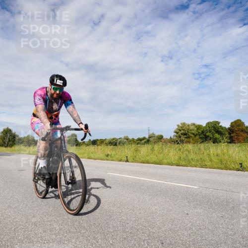 31.08.2025 - Elbe Triathlon Hamburg Michael Burmester http://msf.ph/oto/8667248 31.08.2025 10:45:01 Radfahren 1140, 1209 meine-sportfotos.de