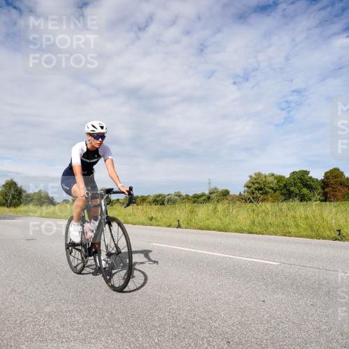 31.08.2025 - Elbe Triathlon Hamburg Michael Burmester http://msf.ph/oto/8667283 31.08.2025 10:45:44 Radfahren 801, 1193 meine-sportfotos.de