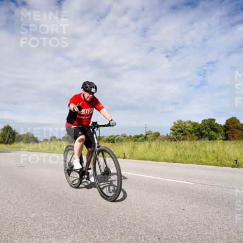 31.08.2025 - Elbe Triathlon Hamburg Michael Burmester http://msf.ph/oto/8667297 31.08.2025 10:46:18 Radfahren 1089, 1270 meine-sportfotos.de