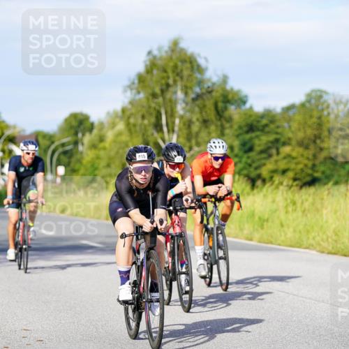 31.08.2025 - Elbe Triathlon Hamburg Michael Burmester http://msf.ph/oto/8667298 31.08.2025 09:41:18 Radfahren 261, 318, 395, 445, 630, 650, 672, 815, 851, 853 meine-sportfotos.de