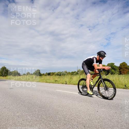 31.08.2025 - Elbe Triathlon Hamburg Michael Burmester http://msf.ph/oto/8667309 31.08.2025 10:46:34 Radfahren 1059, 1213, 1224, 1320, 1334 meine-sportfotos.de