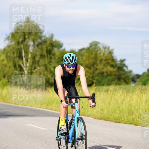 31.08.2025 - Elbe Triathlon Hamburg Michael Burmester http://msf.ph/oto/8667347 31.08.2025 09:41:38 Radfahren 302, 368, 608, 631, 678, 813 meine-sportfotos.de