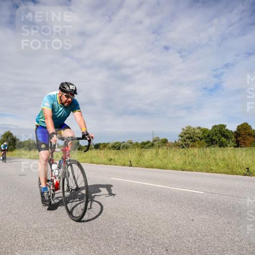 31.08.2025 - Elbe Triathlon Hamburg Michael Burmester http://msf.ph/oto/8667353 31.08.2025 10:47:16 Radfahren 876, 1168, 1172, 1300, 1311 meine-sportfotos.de