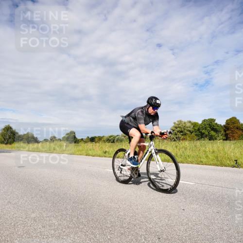 31.08.2025 - Elbe Triathlon Hamburg Michael Burmester http://msf.ph/oto/8667360 31.08.2025 10:47:22 Radfahren 876, 1172, 1311 meine-sportfotos.de