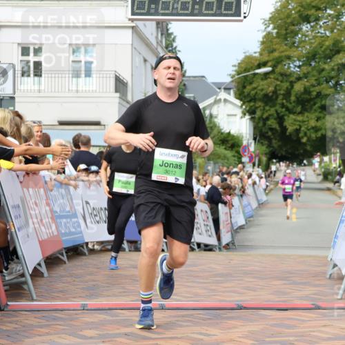 31.08.2025 - 21. Blankeneser Heldenlauf Strokosch-Dieckow http://msf.ph/oto/8667381 31.08.2025 10:57:36 Ziel 3212, 3045, 3012 meine-sportfotos.de
